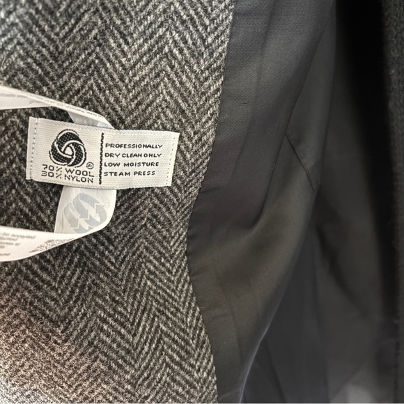 VTG Alorna Herringbone Gray Wool Blend Cape Black Trim Neck Scarf Union USA Made - Picture 3 of 15